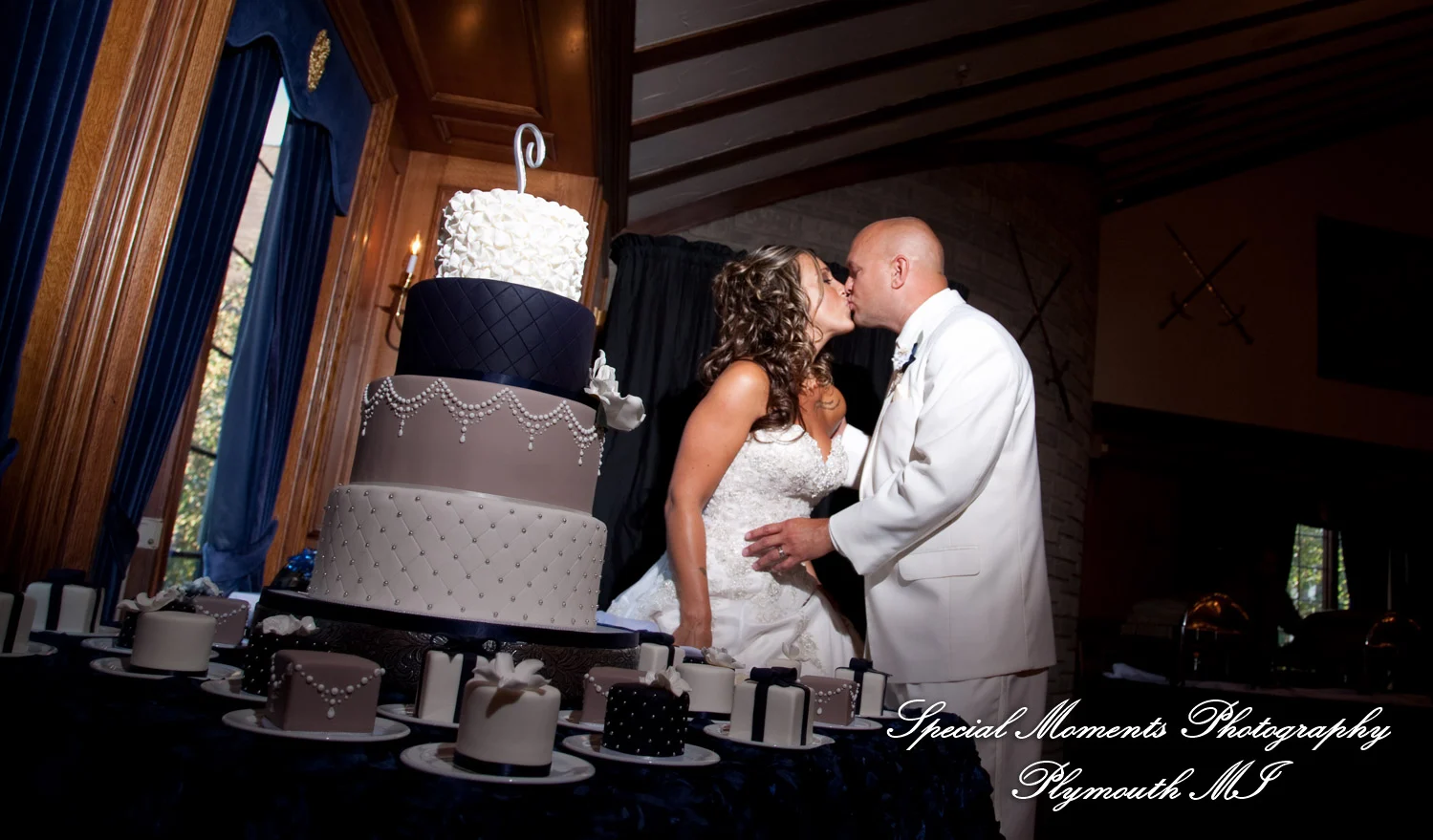 Canterbury Castle Lake Orion MI wedding photograph