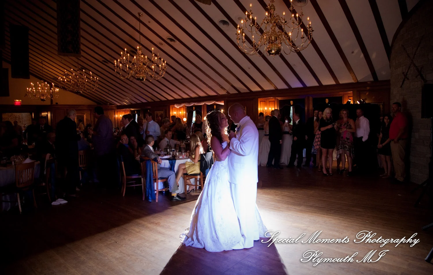 Canterbury Castle Lake Orion MI wedding photograph