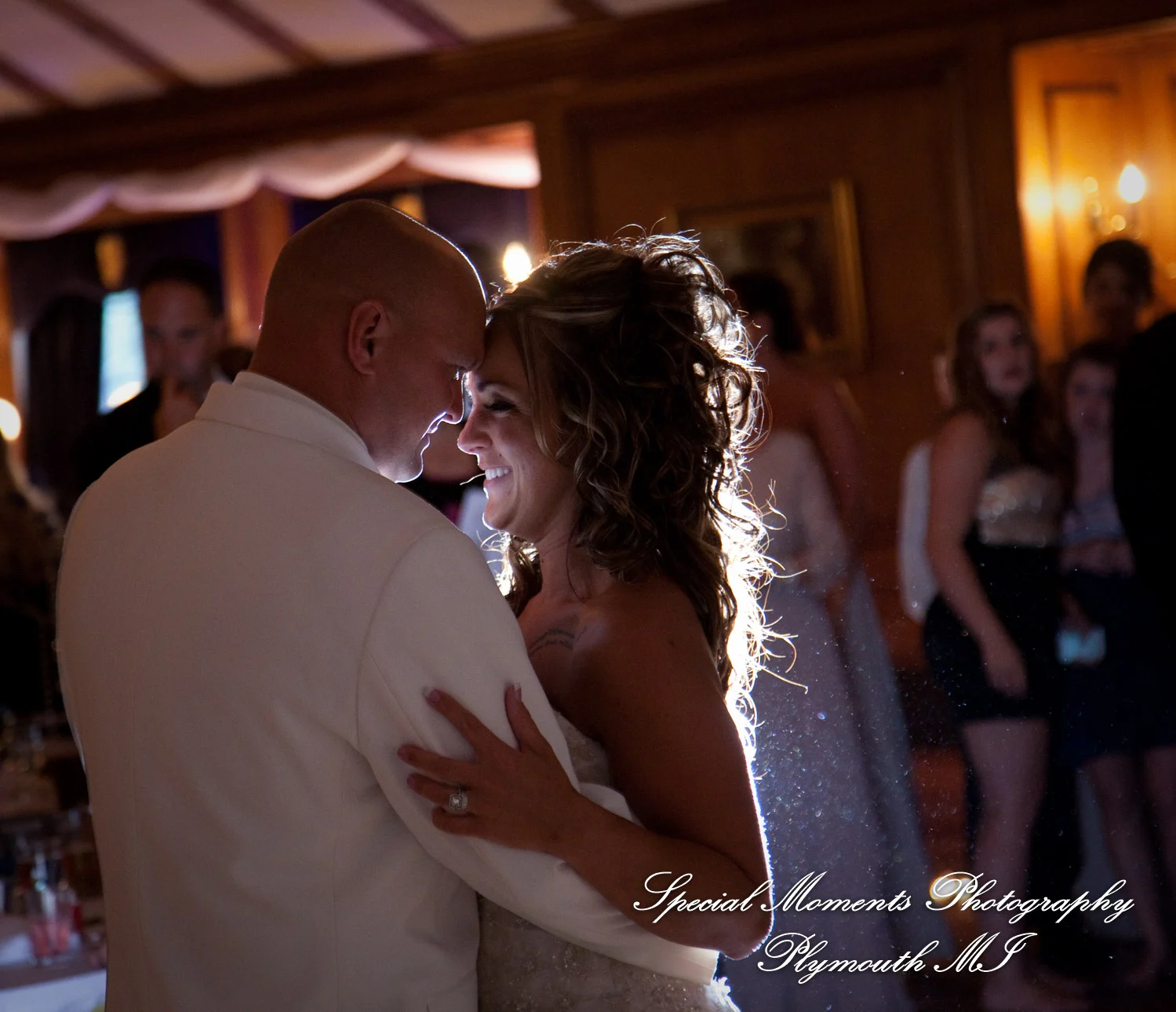 Canterbury Castle Lake Orion MI wedding photograph