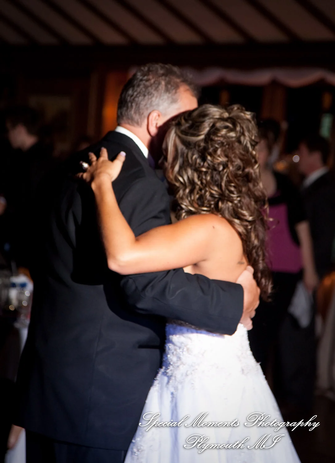 Canterbury Castle Lake Orion MI wedding photograph