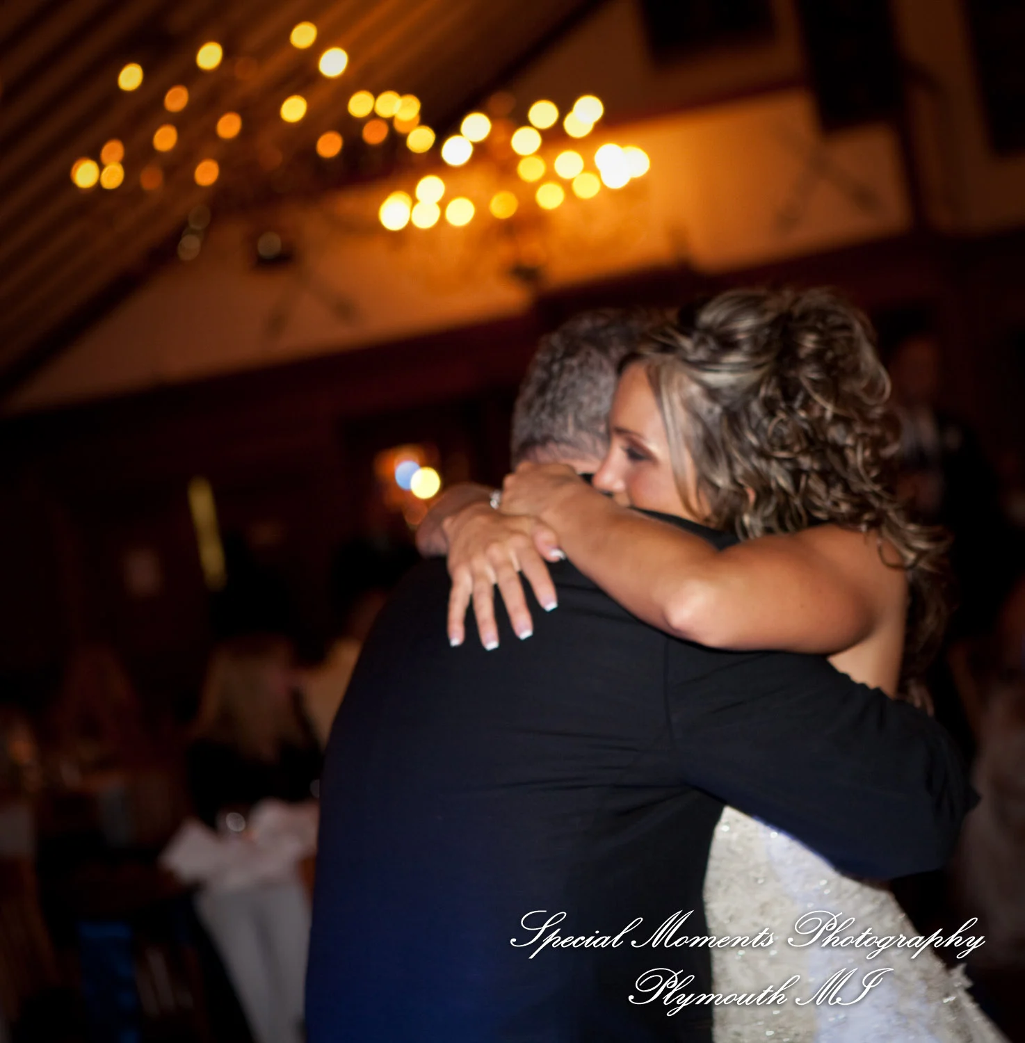 Canterbury Castle Lake Orion MI wedding photograph