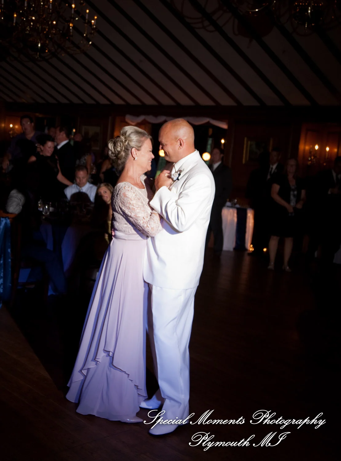 Canterbury Castle Lake Orion MI wedding photograph
