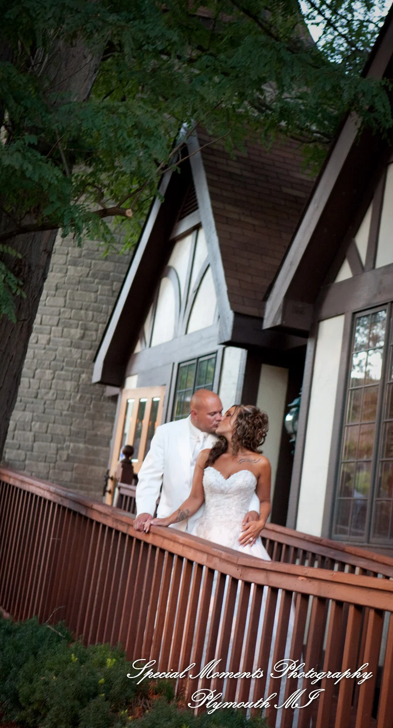 Canterbury Castle Lake Orion MI wedding photograph