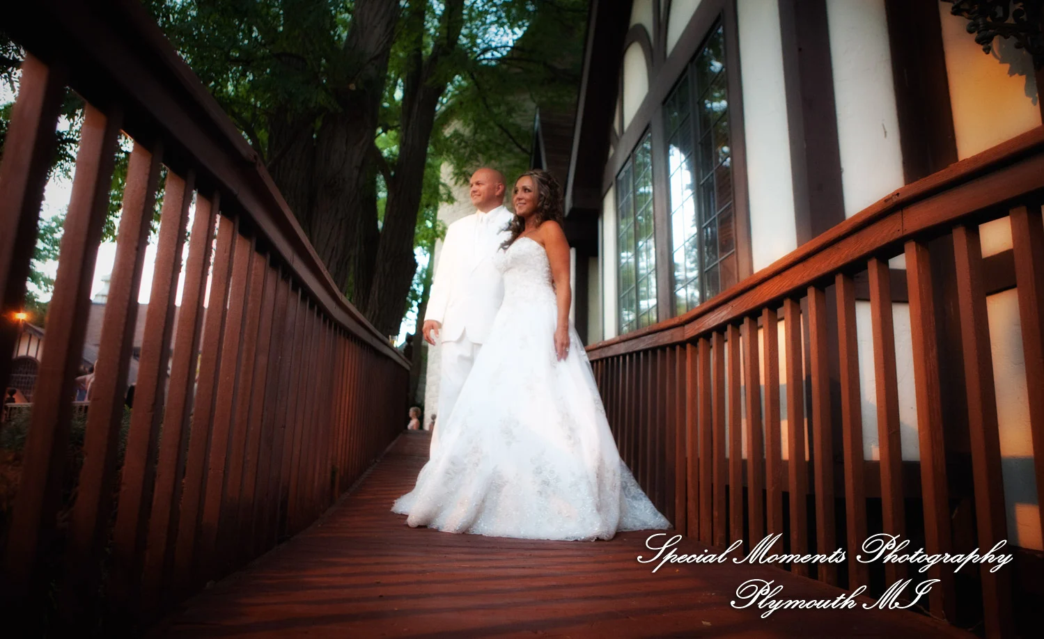 Canterbury Castle Lake Orion MI wedding photograph