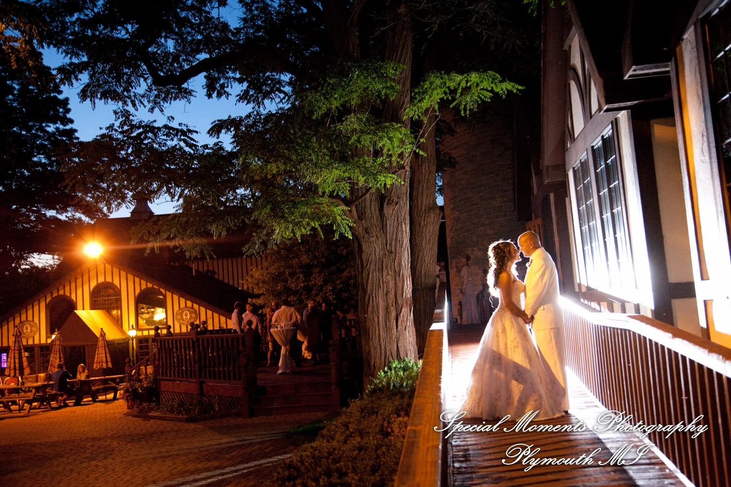 Canterbury Castle Lake Orion MI wedding photograph