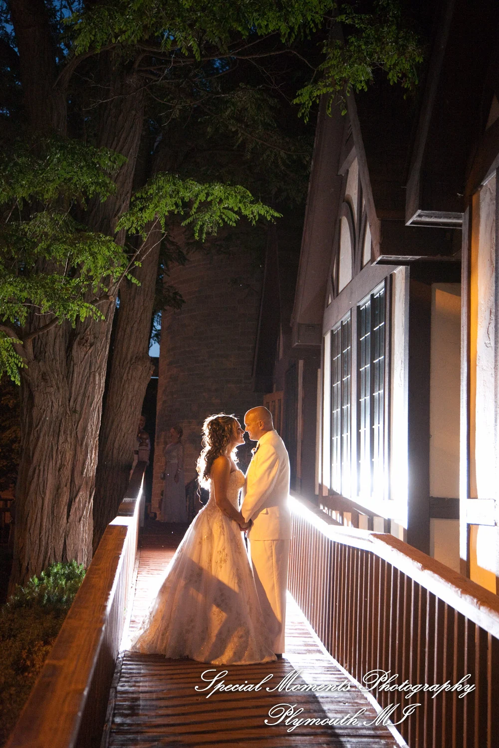 Canterbury Castle Lake Orion MI wedding photograph
