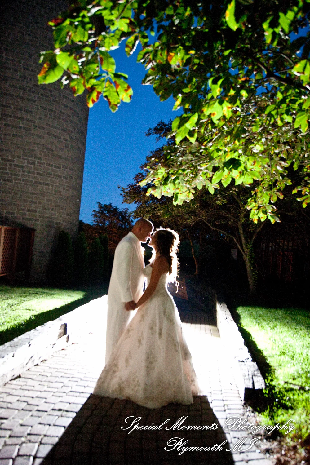 Canterbury Castle Lake Orion MI wedding photograph