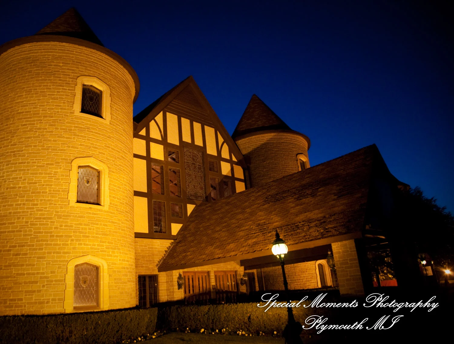 Canterbury Castle Lake Orion MI wedding photograph