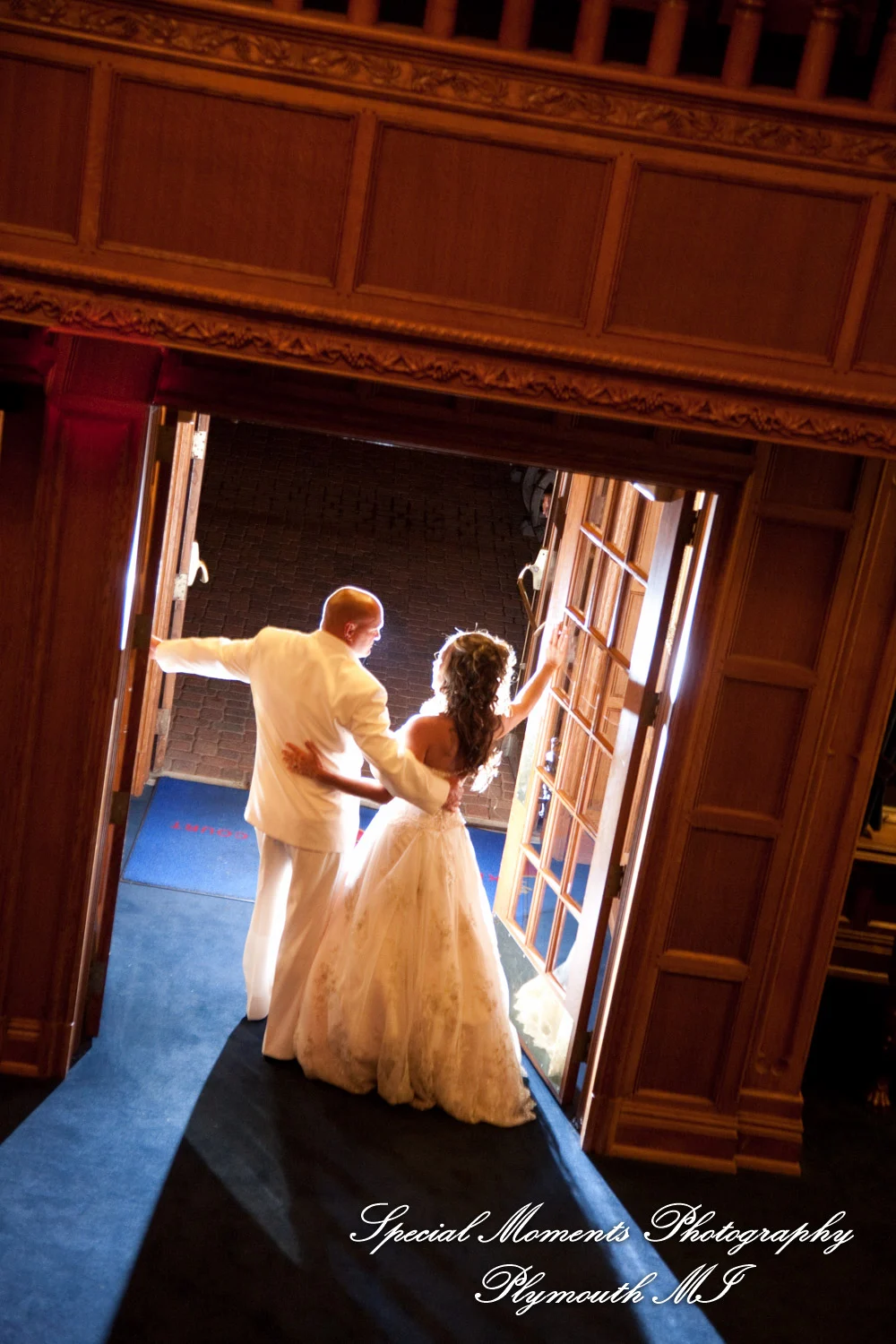 Canterbury Castle Lake Orion MI wedding photograph