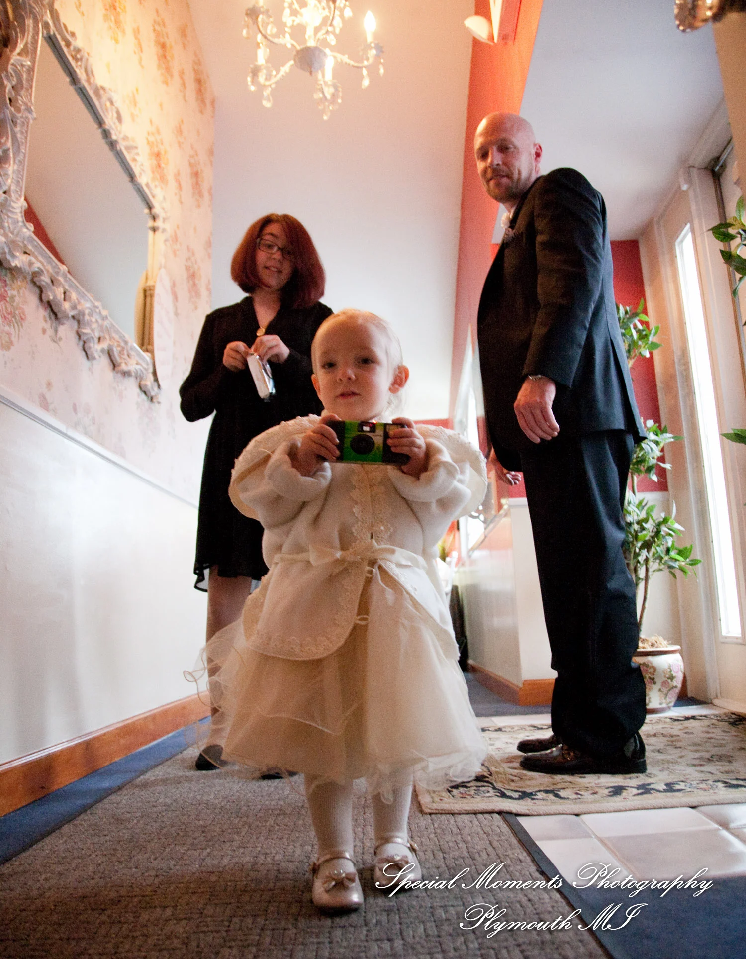 Little Wedding Chapel Taylor MI wedding photograph