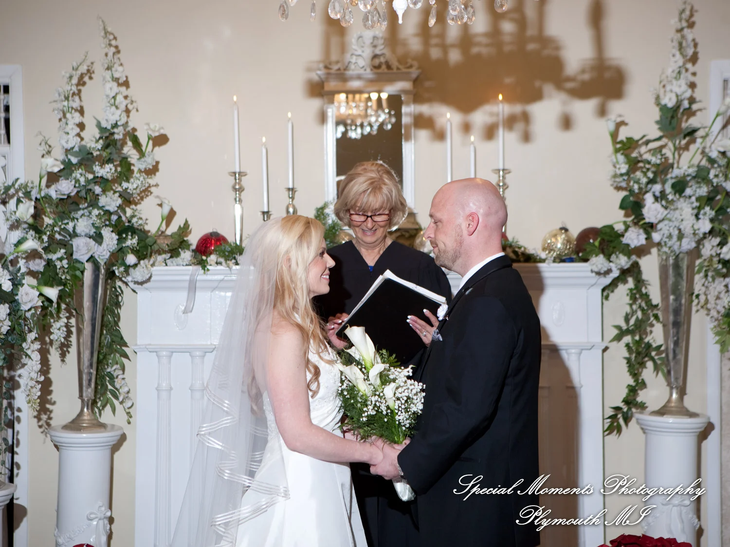 Little Wedding Chapel Taylor MI wedding photograph