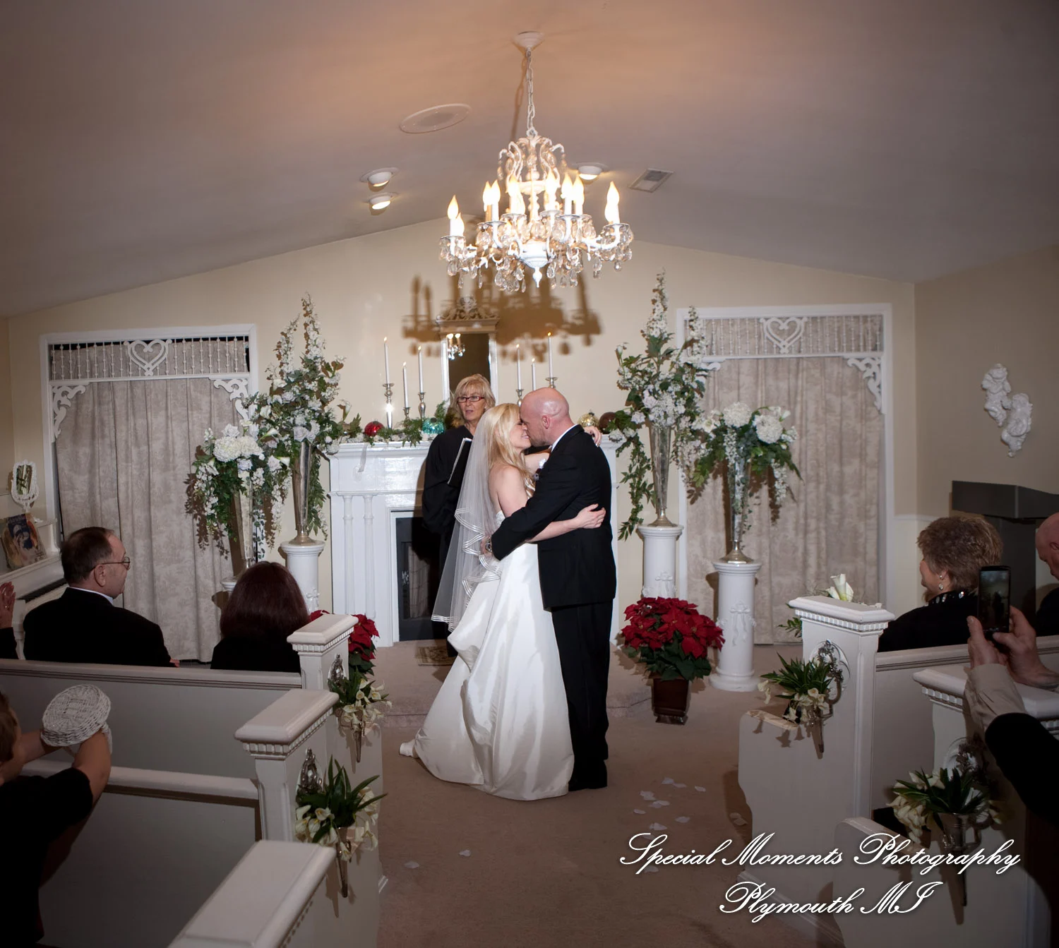 Little Wedding Chapel Taylor MI wedding photograph