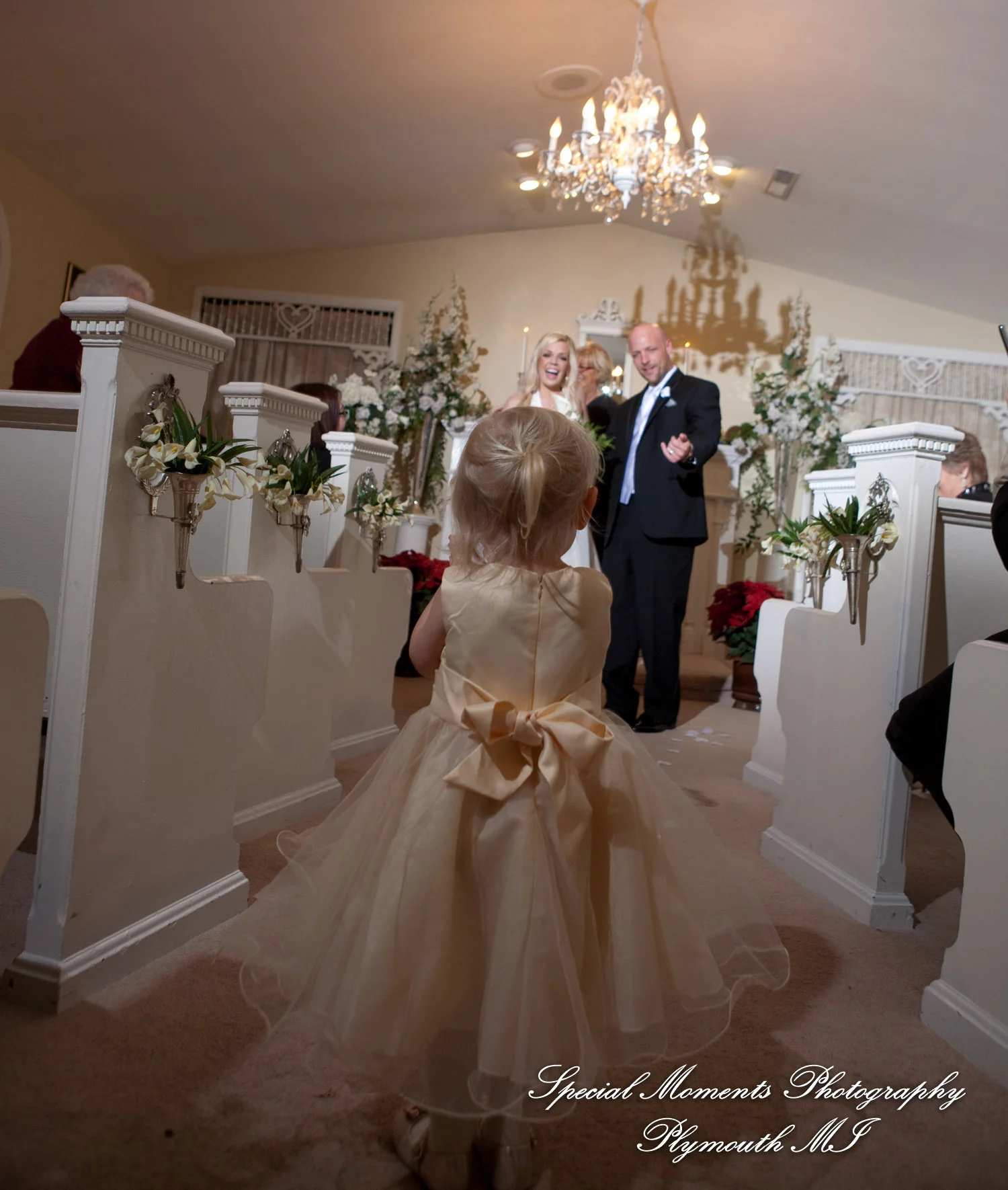 Little Wedding Chapel Taylor MI wedding photograph