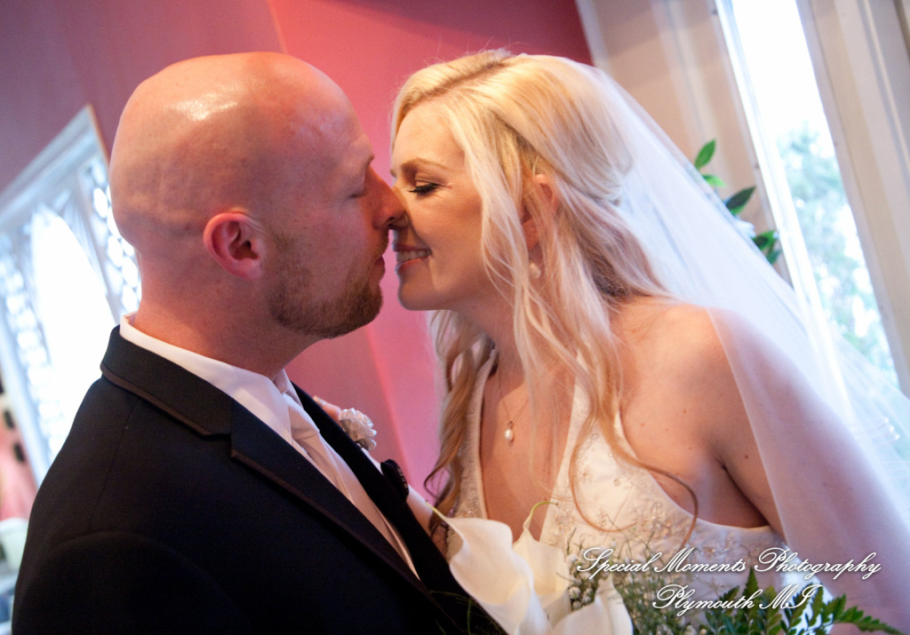 Tricia & JR at Little Wedding Chapel Taylor MI wedding photography