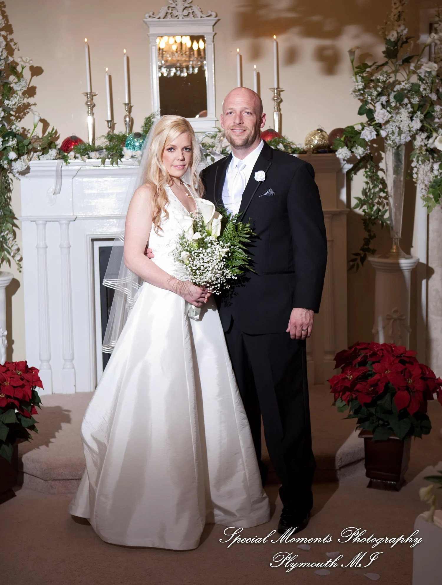 Little Wedding Chapel Taylor MI wedding photograph