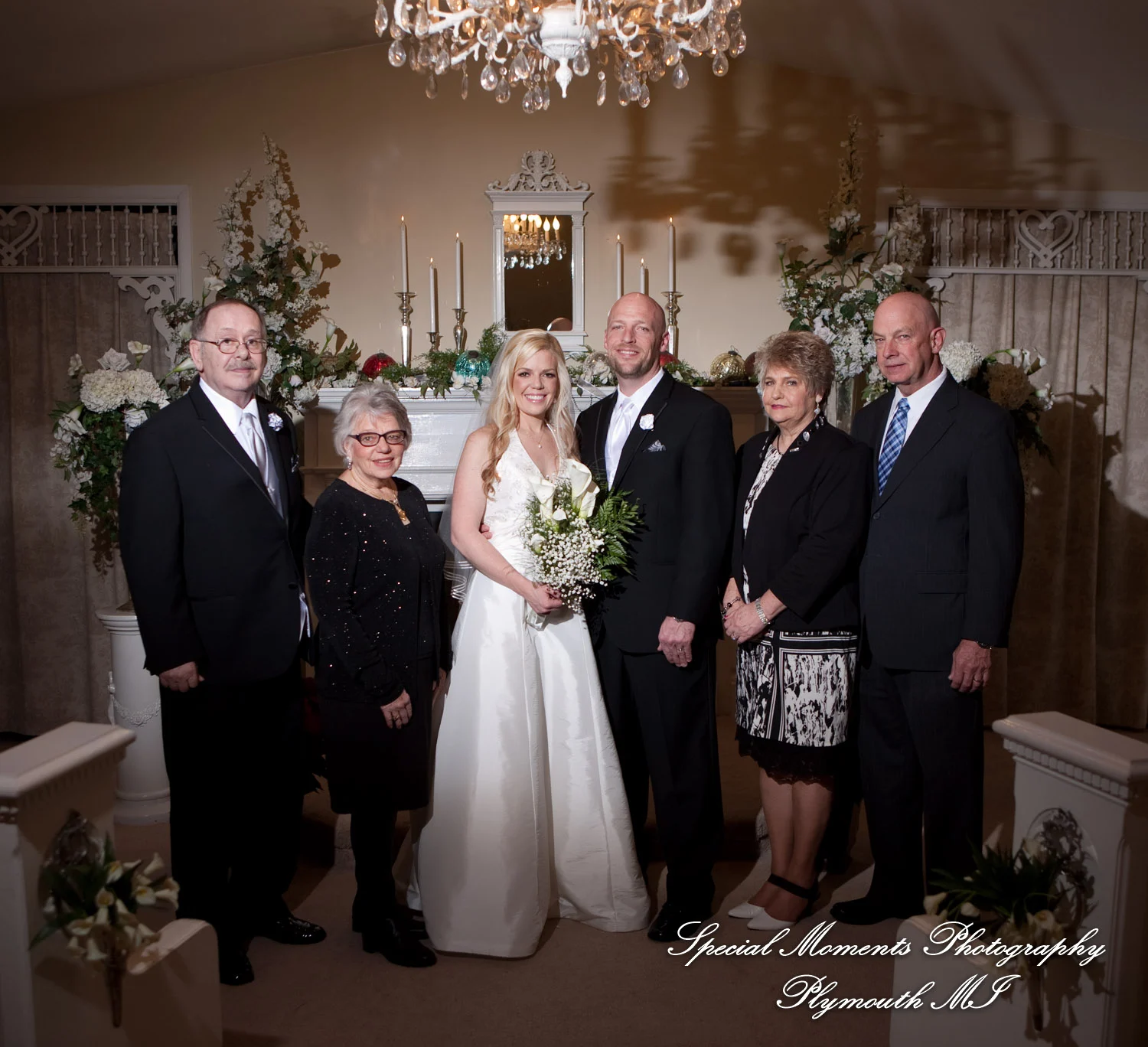 Little Wedding Chapel Taylor MI wedding photograph