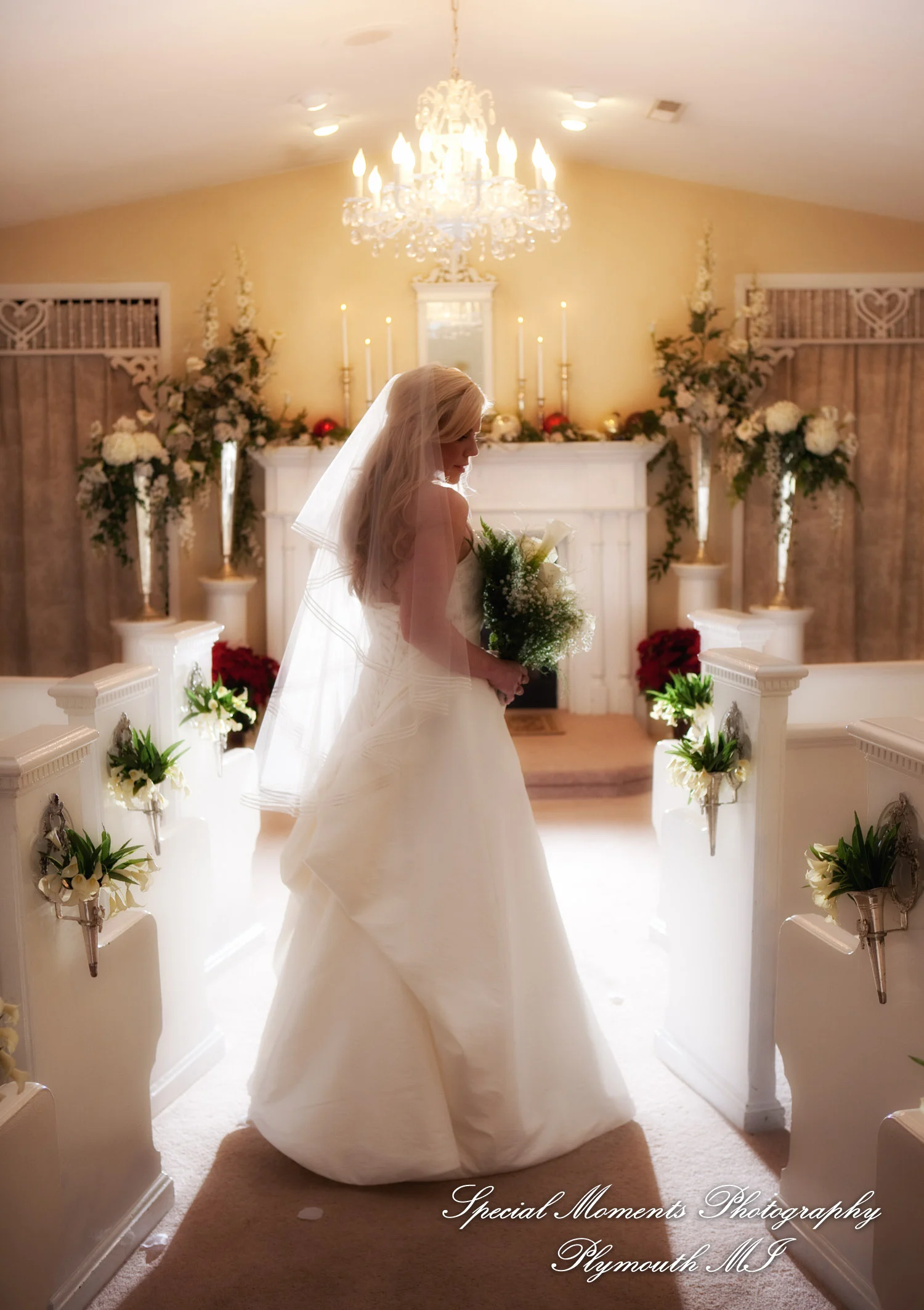 Little Wedding Chapel Taylor MI wedding photograph