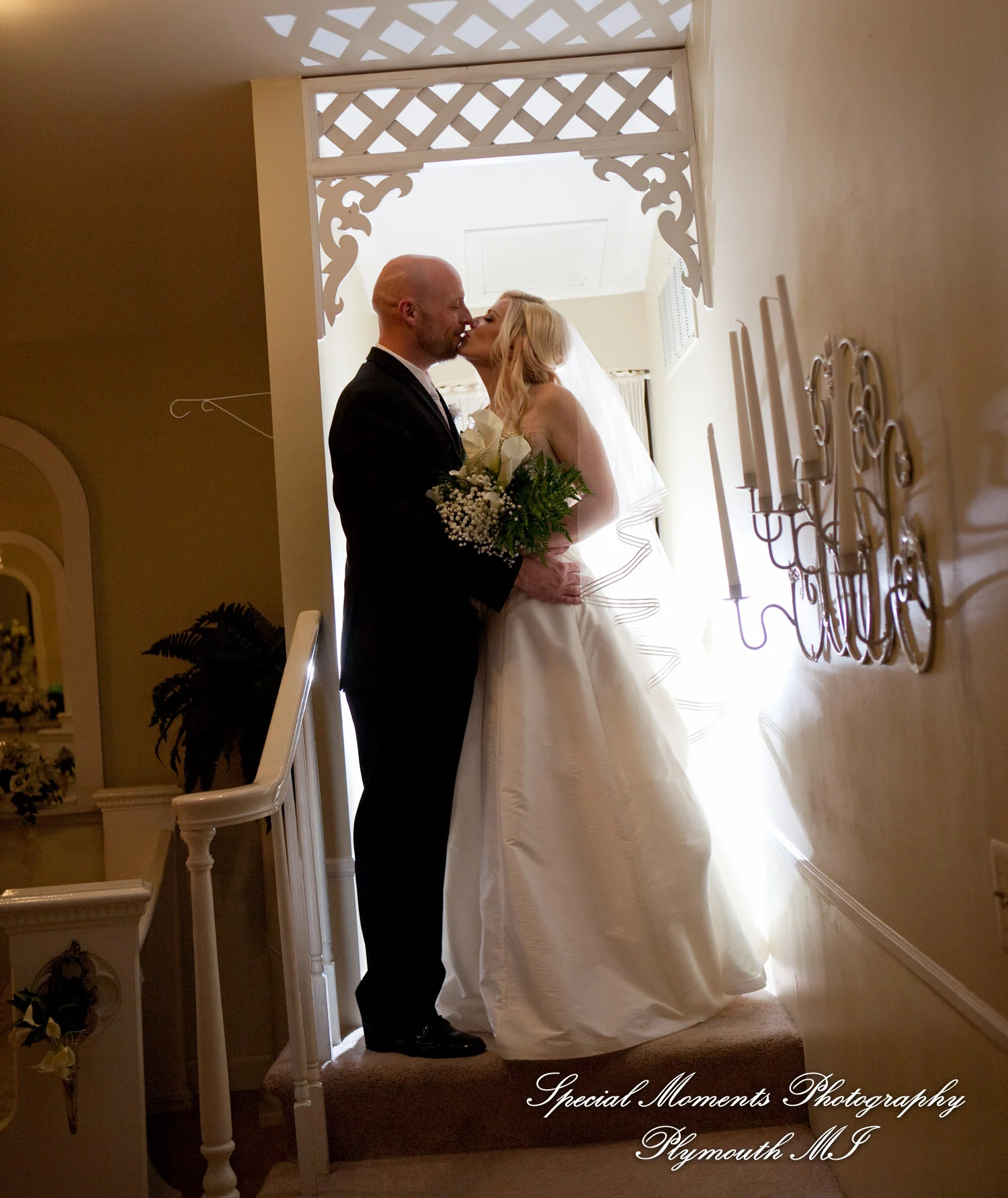 Little Wedding Chapel Taylor MI wedding photograph