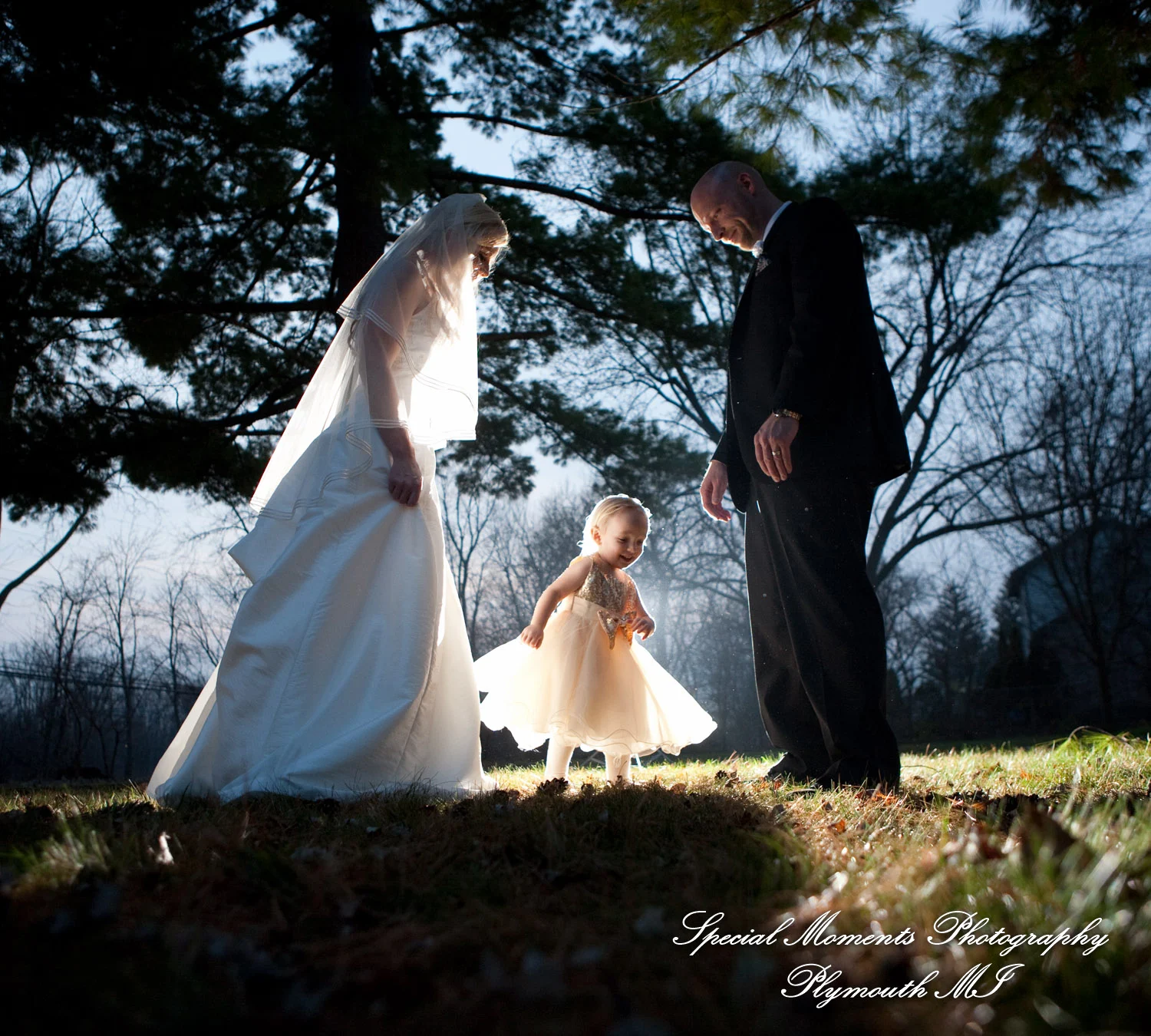Little Wedding Chapel Taylor MI wedding photograph