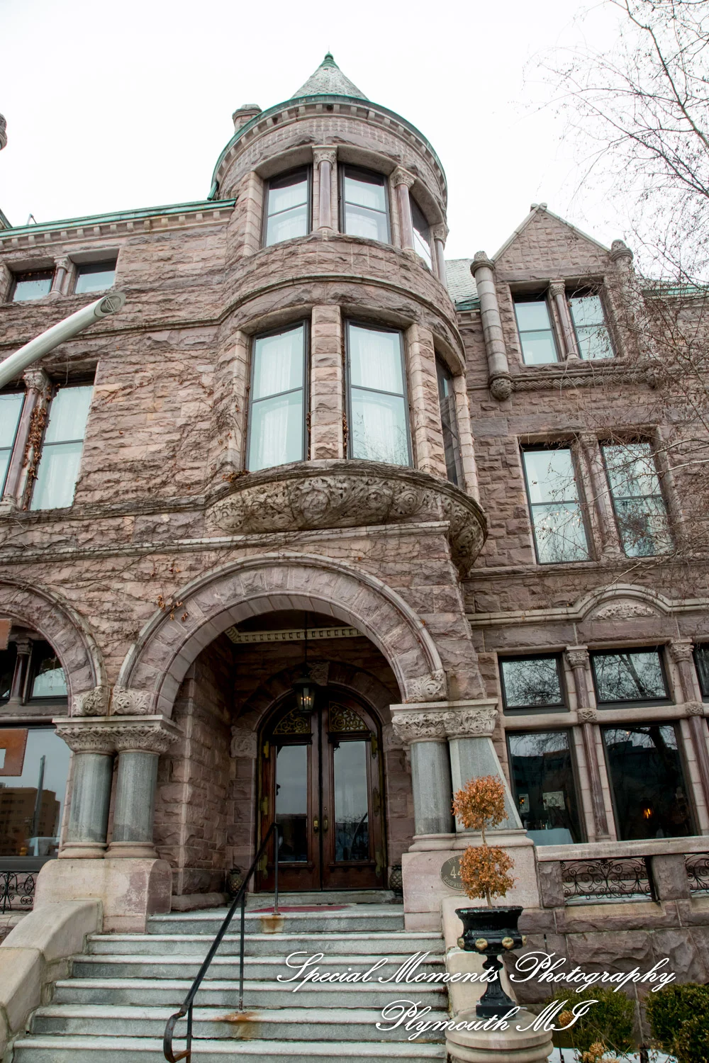 The Whitney Detroit MI wedding photograph