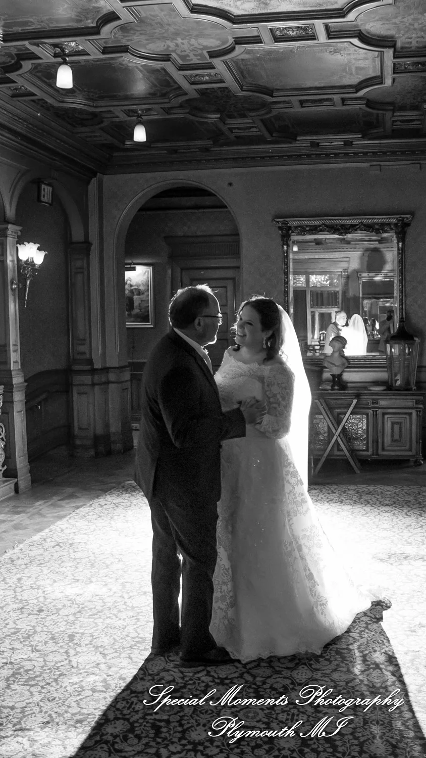 The Whitney Detroit MI wedding photograph