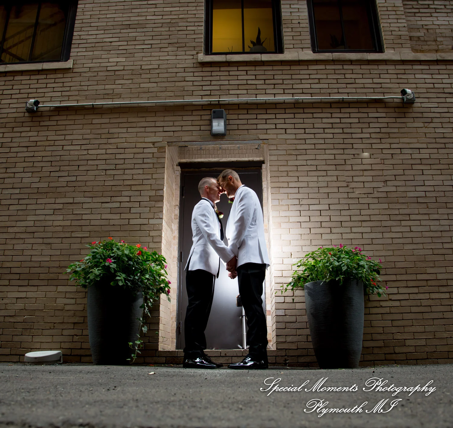Masonic Temple Detroit MI wedding photograph