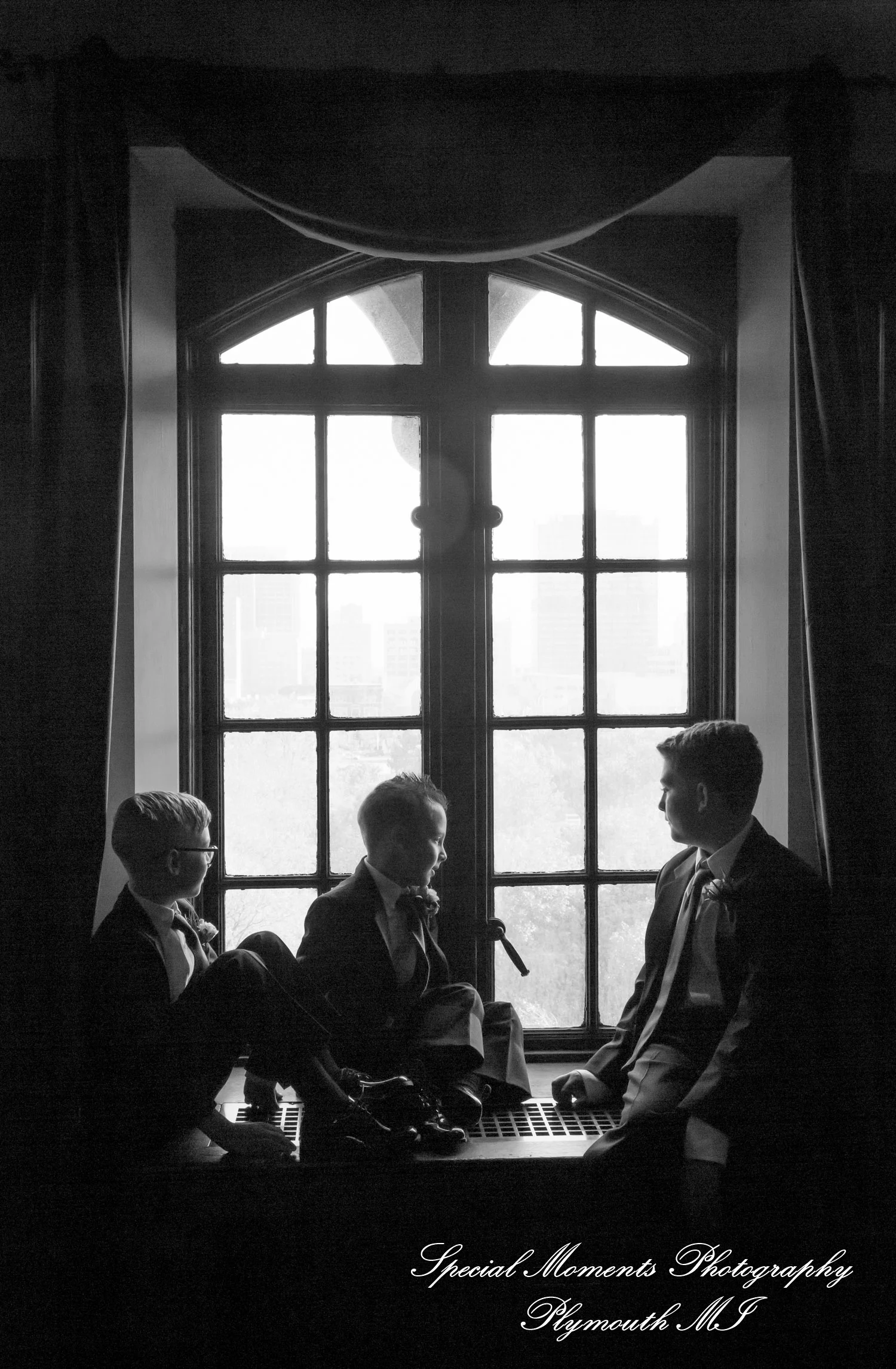 Masonic Temple Detroit MI wedding photograph