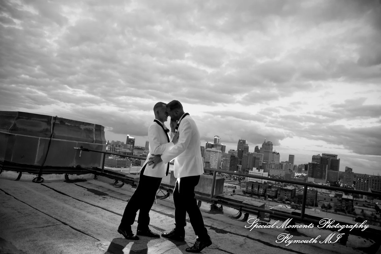 Masonic Temple Detroit MI wedding photograph