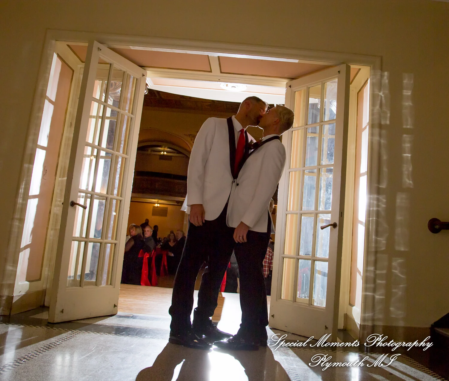 Masonic Temple Detroit MI wedding photograph