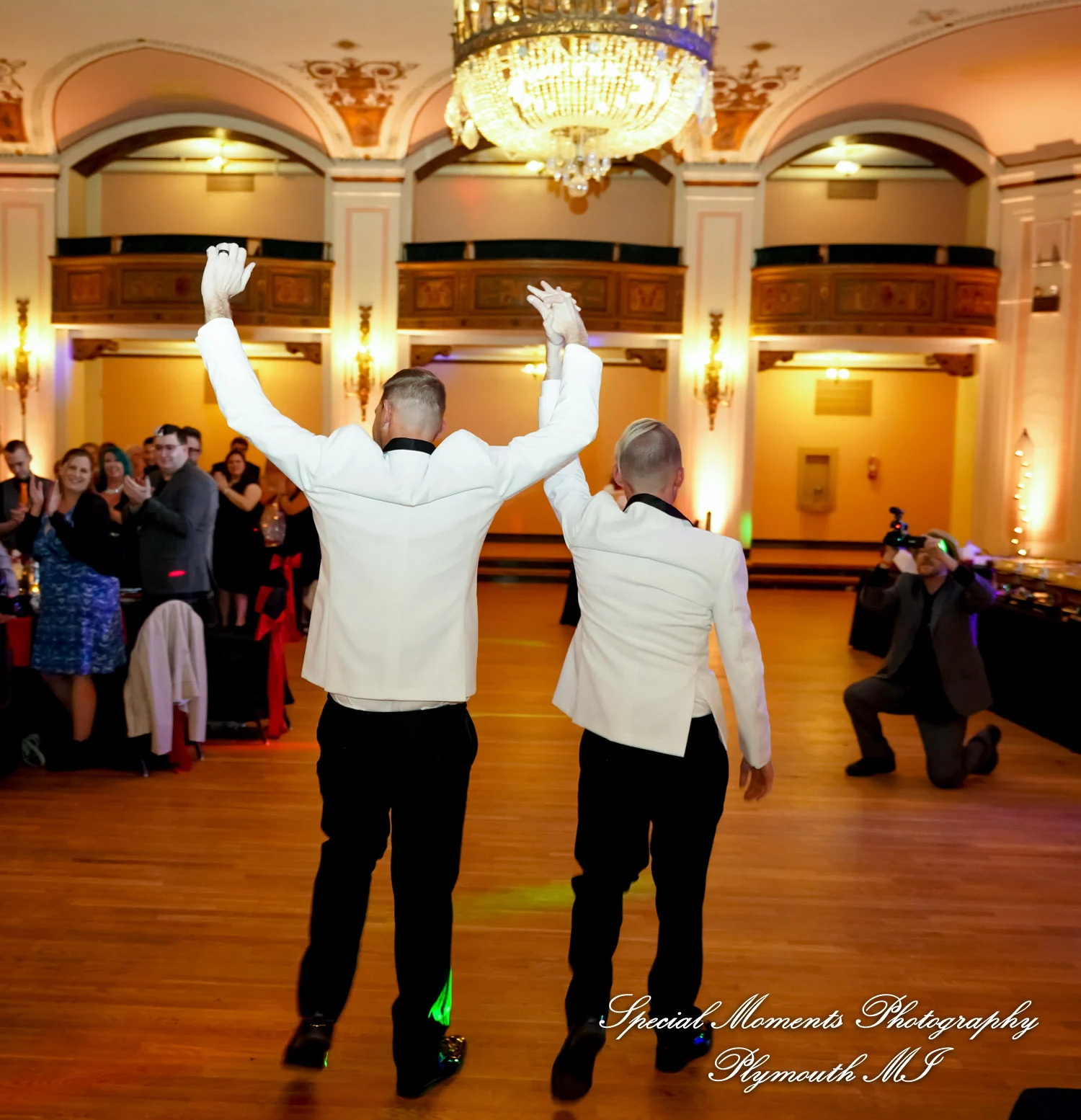 Masonic Temple Detroit MI wedding photograph