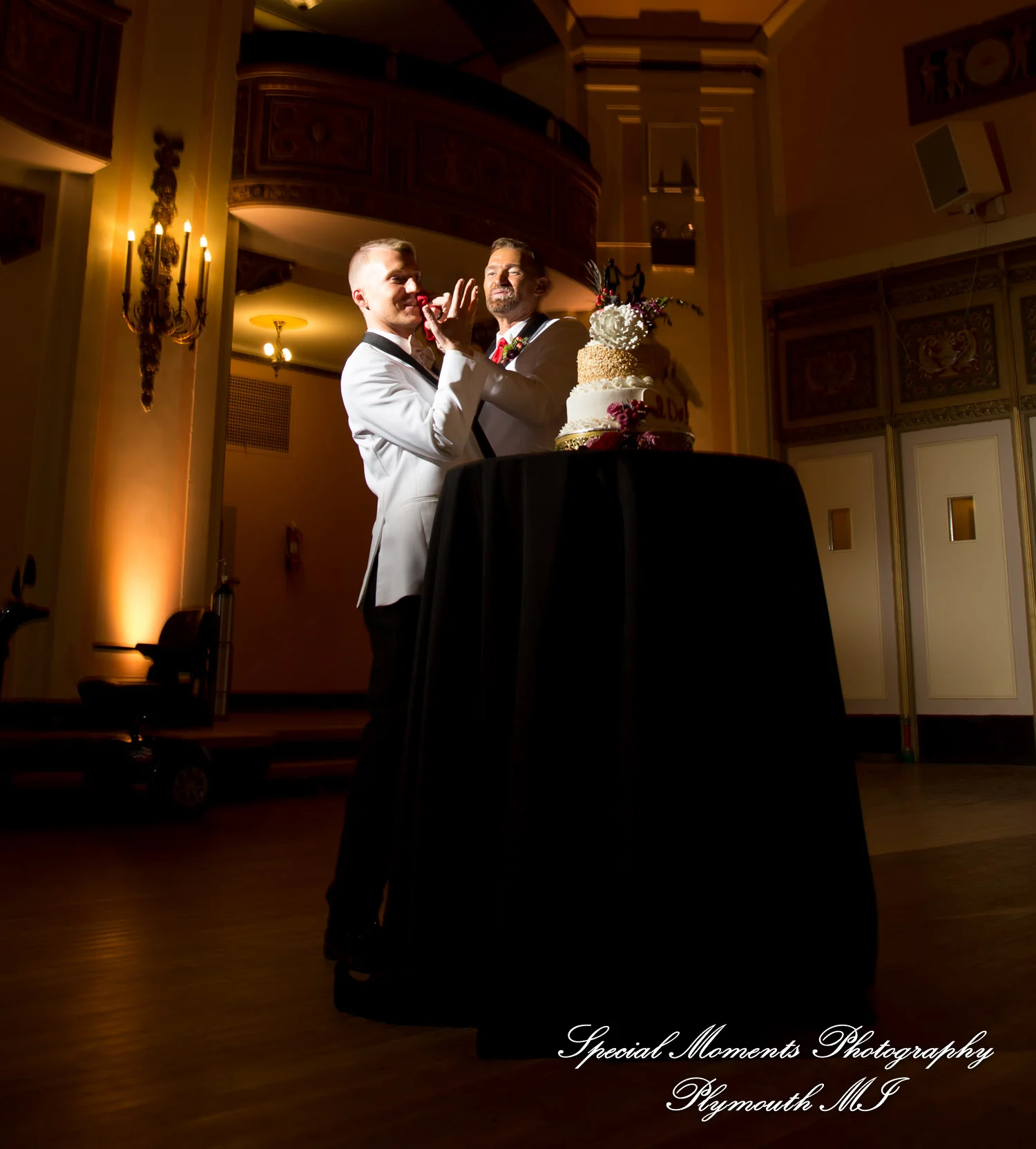 Masonic Temple Detroit MI wedding photograph