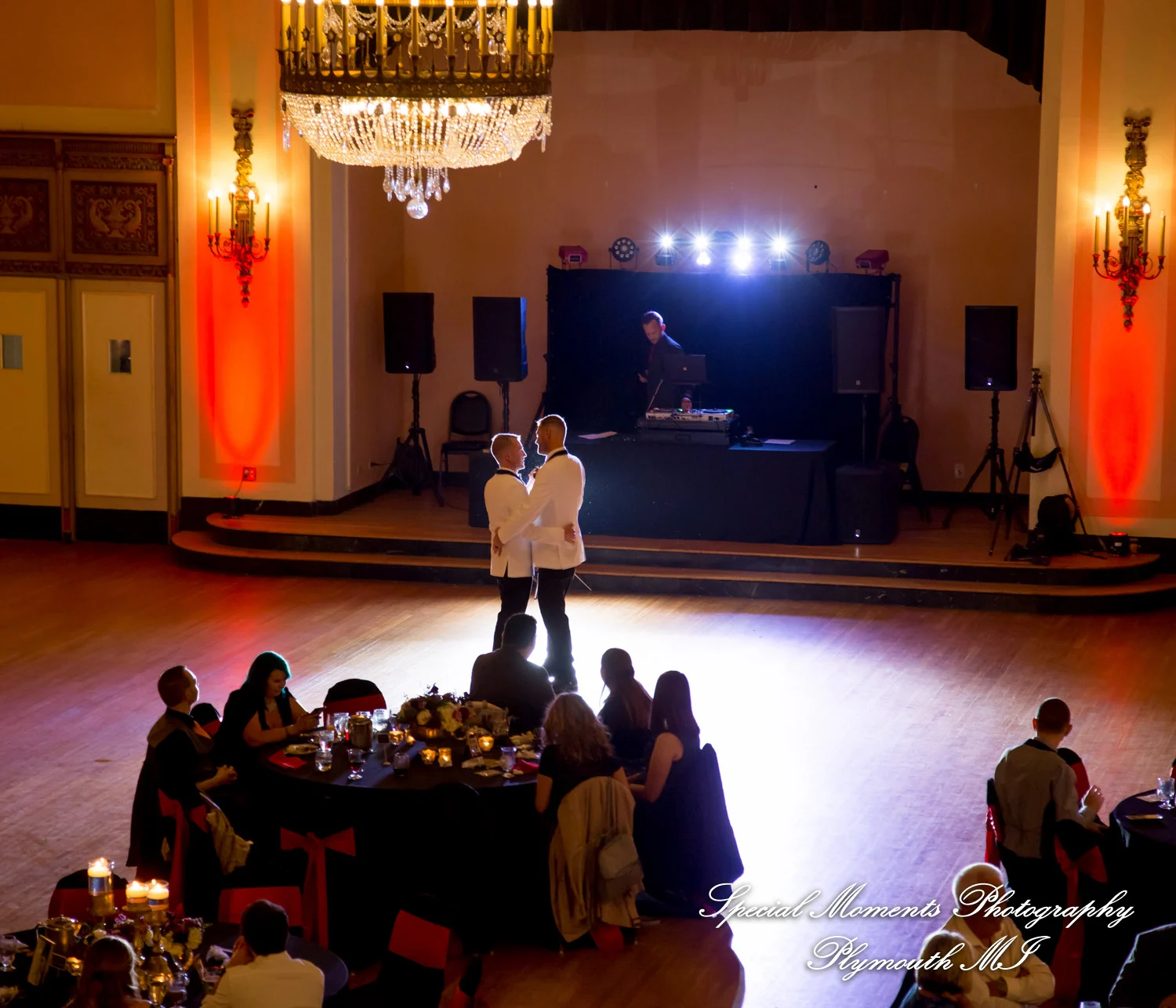 Masonic Temple Detroit MI wedding photograph