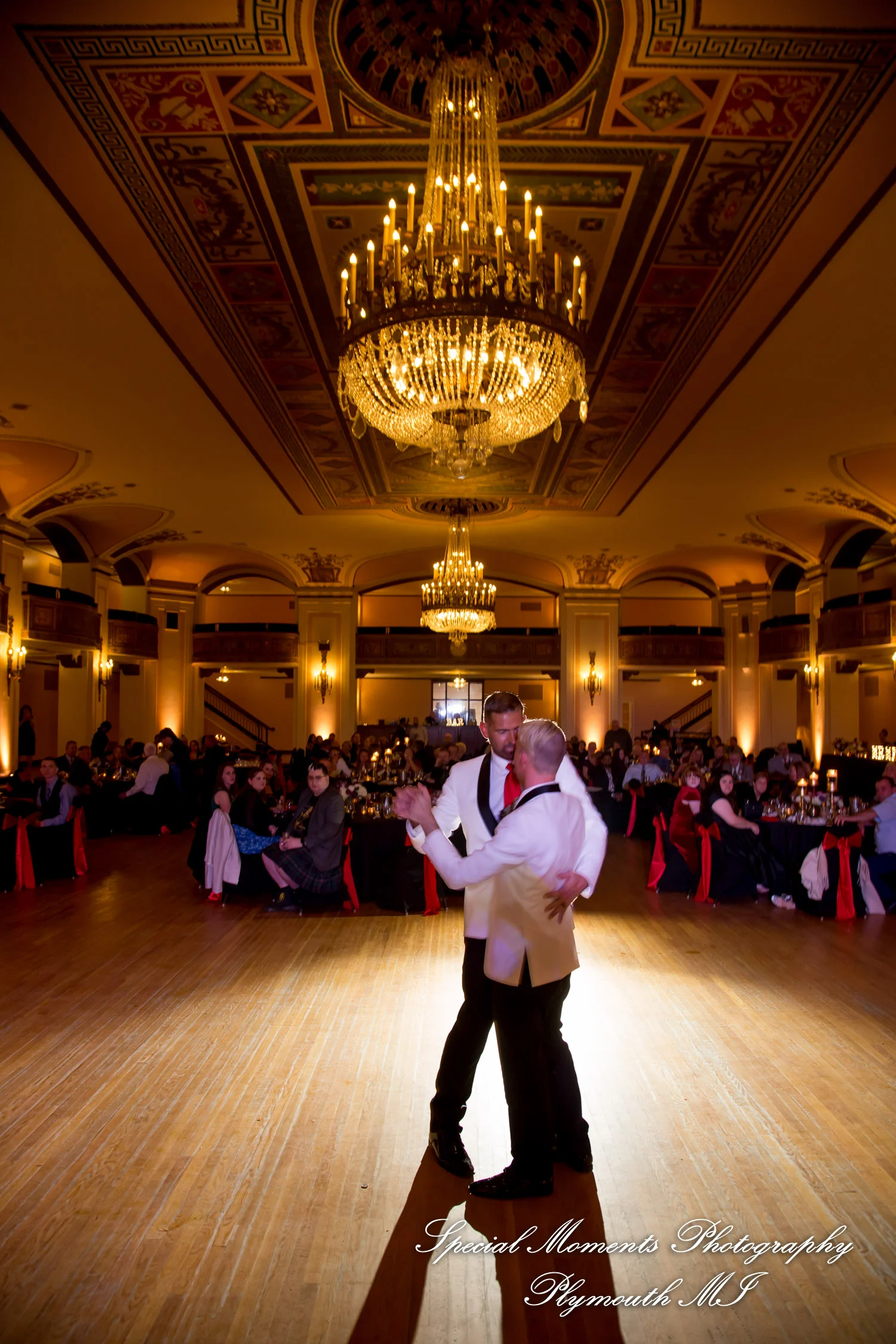 Masonic Temple Detroit MI wedding photograph