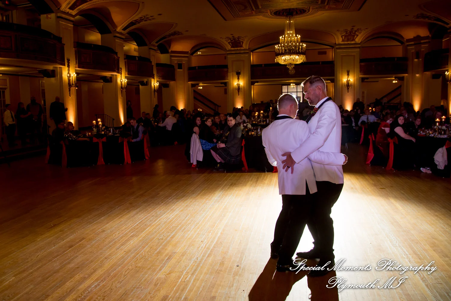 Masonic Temple Detroit MI wedding photograph