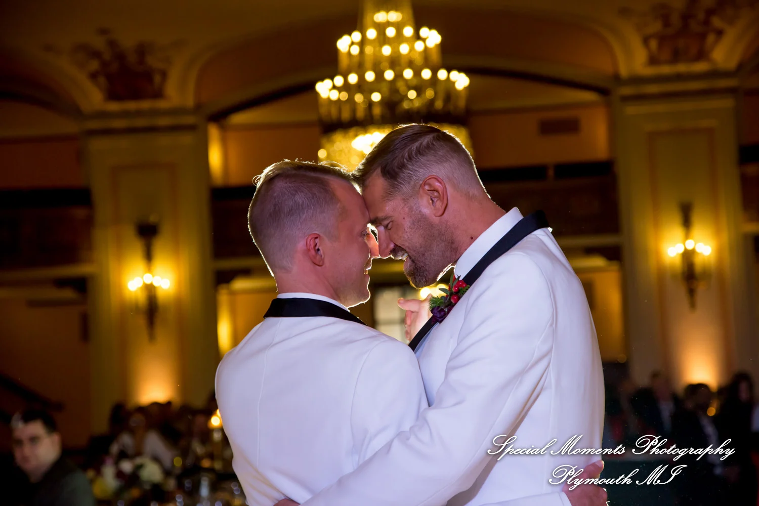 Masonic Temple Detroit MI wedding photograph