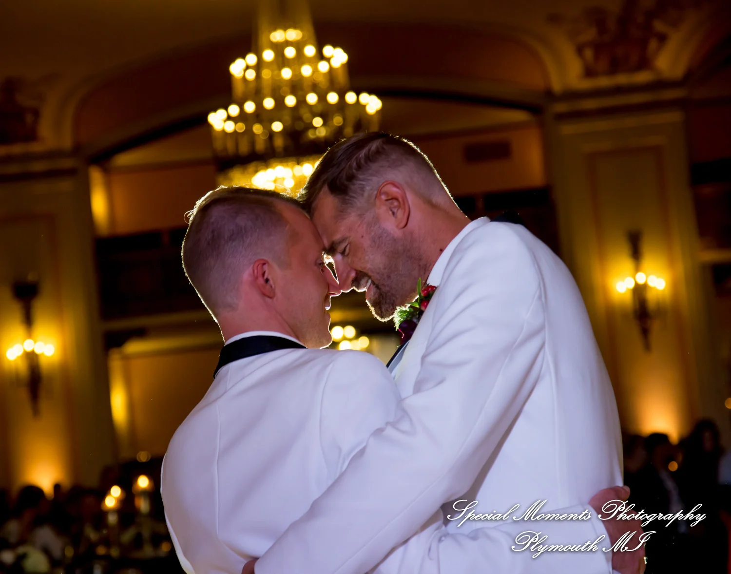 Masonic Temple Detroit MI wedding photograph