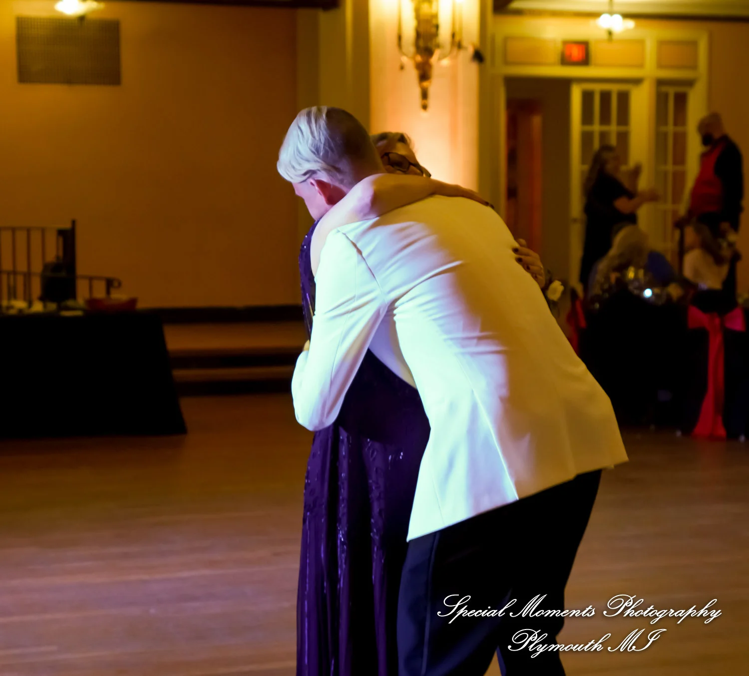 Masonic Temple Detroit MI wedding photograph