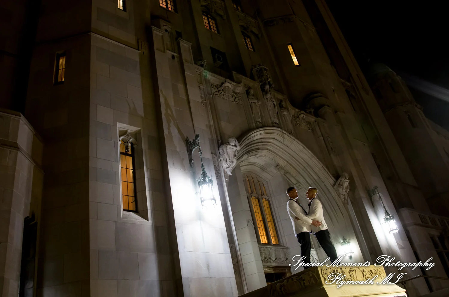 Masonic Temple Detroit MI wedding photograph