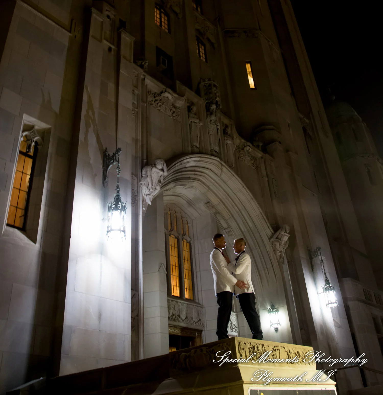 Masonic Temple Detroit MI wedding photograph