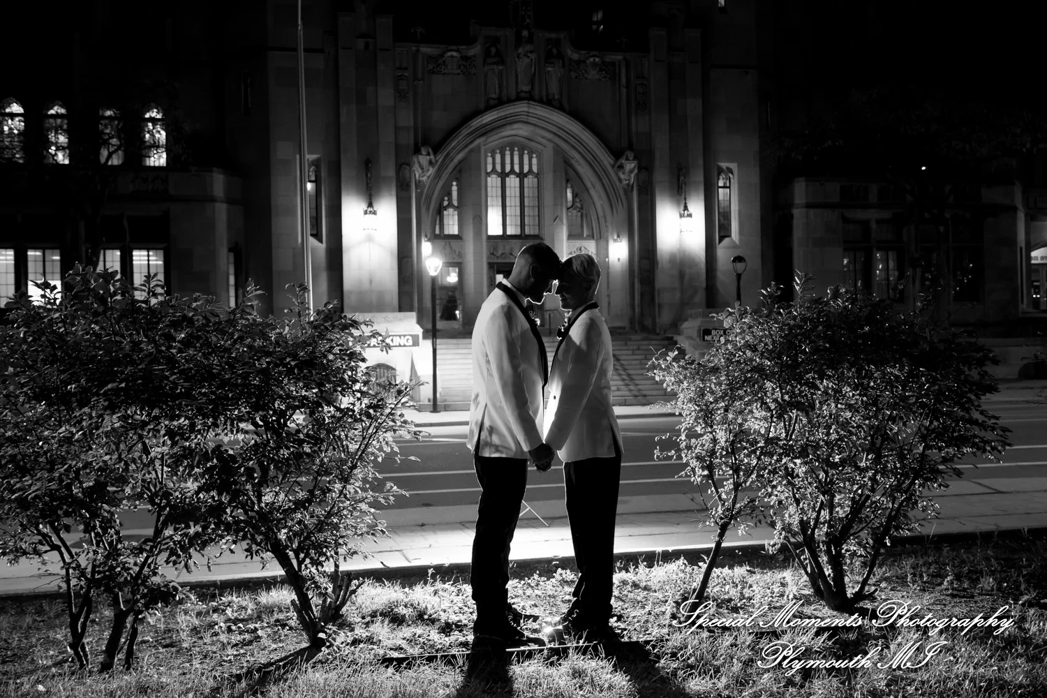 Masonic Temple Detroit MI wedding photograph