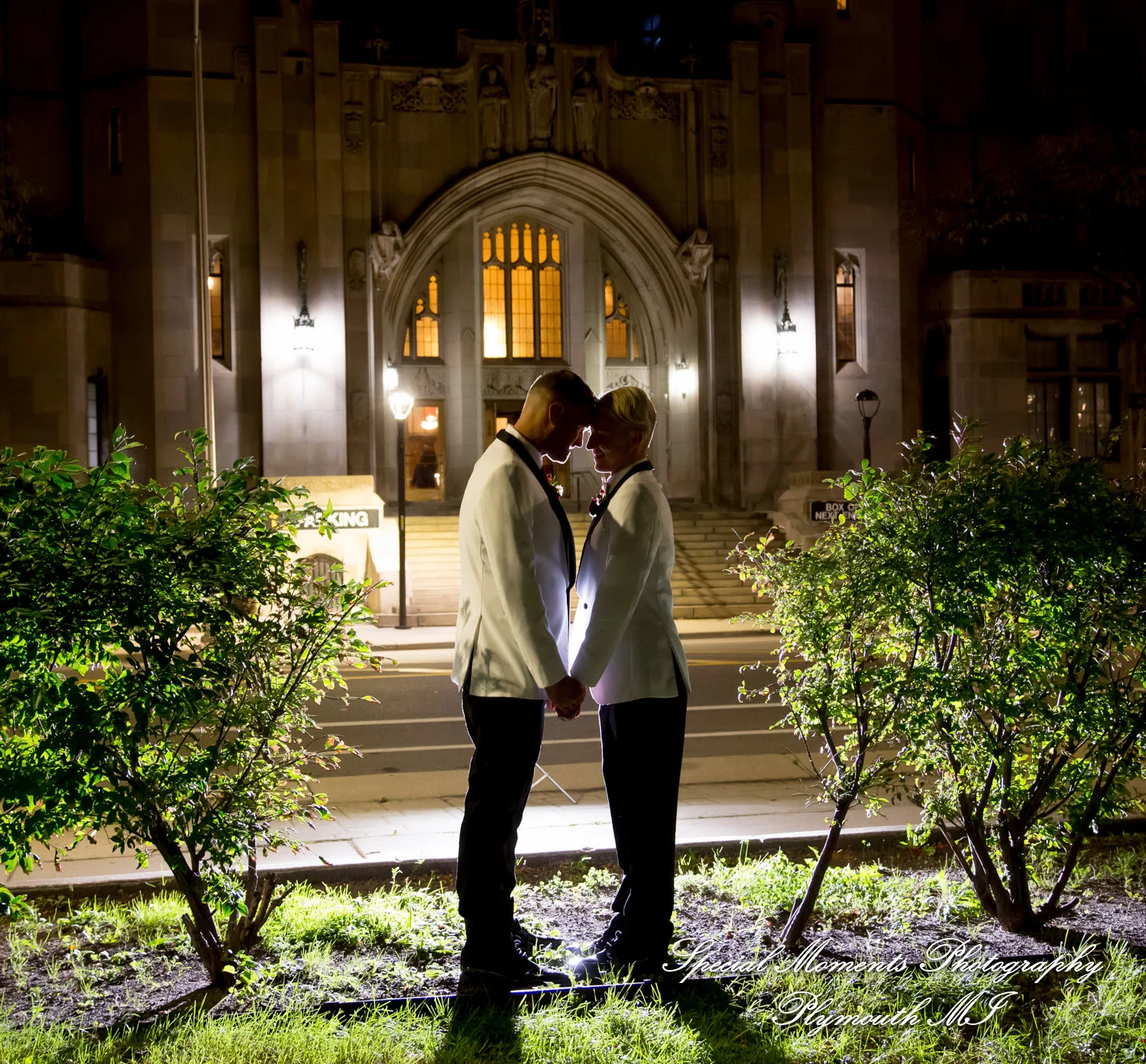 Masonic Temple Detroit MI wedding photograph