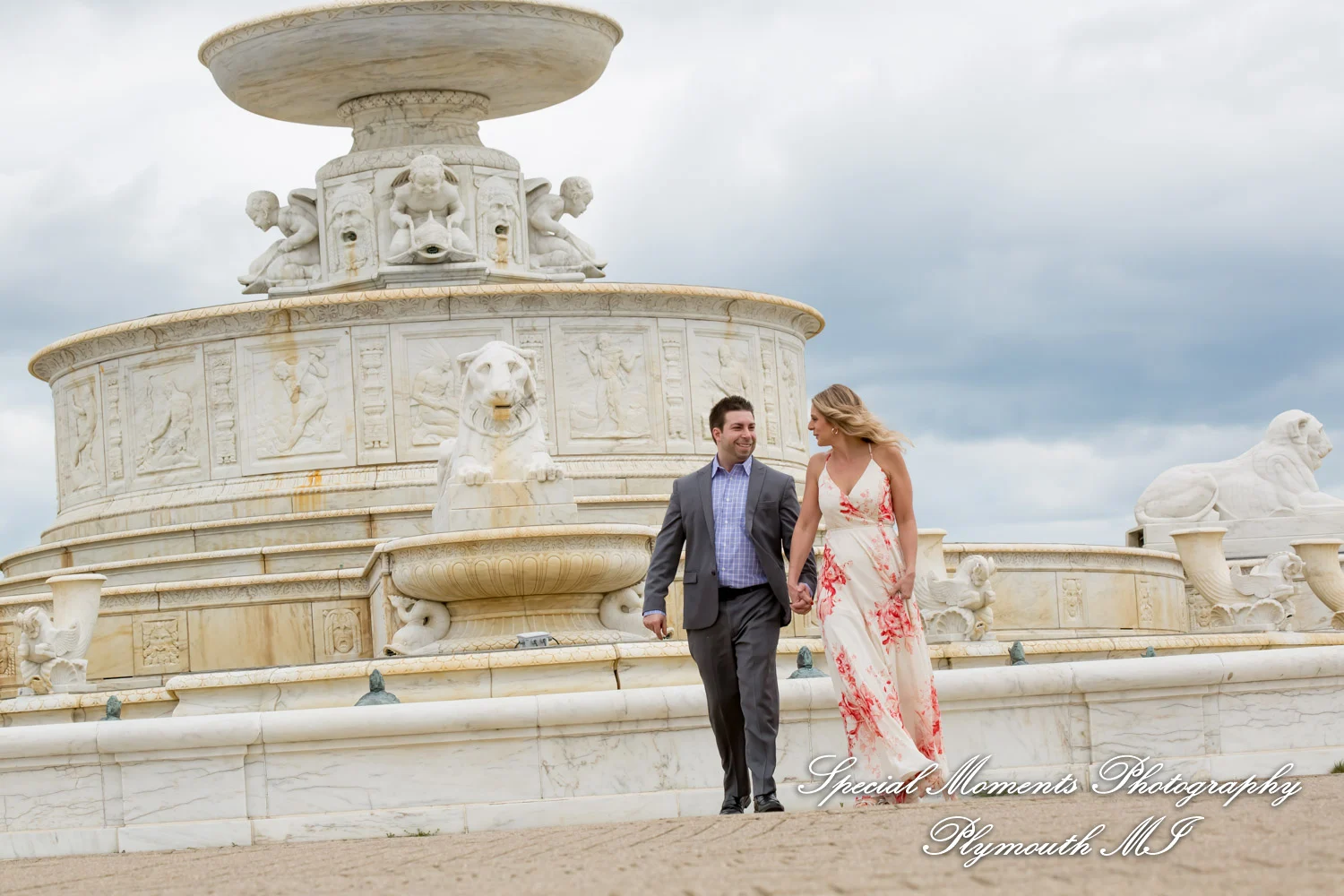 Belle Isle Detroit MI engagement photograph