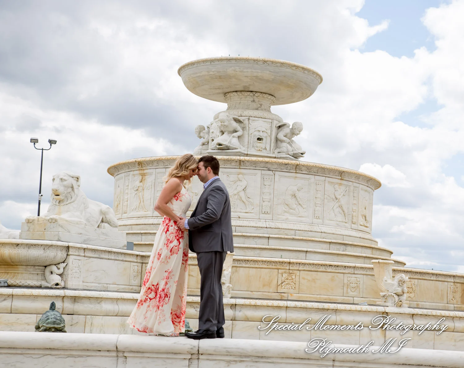 Belle Isle Detroit MI engagement photograph