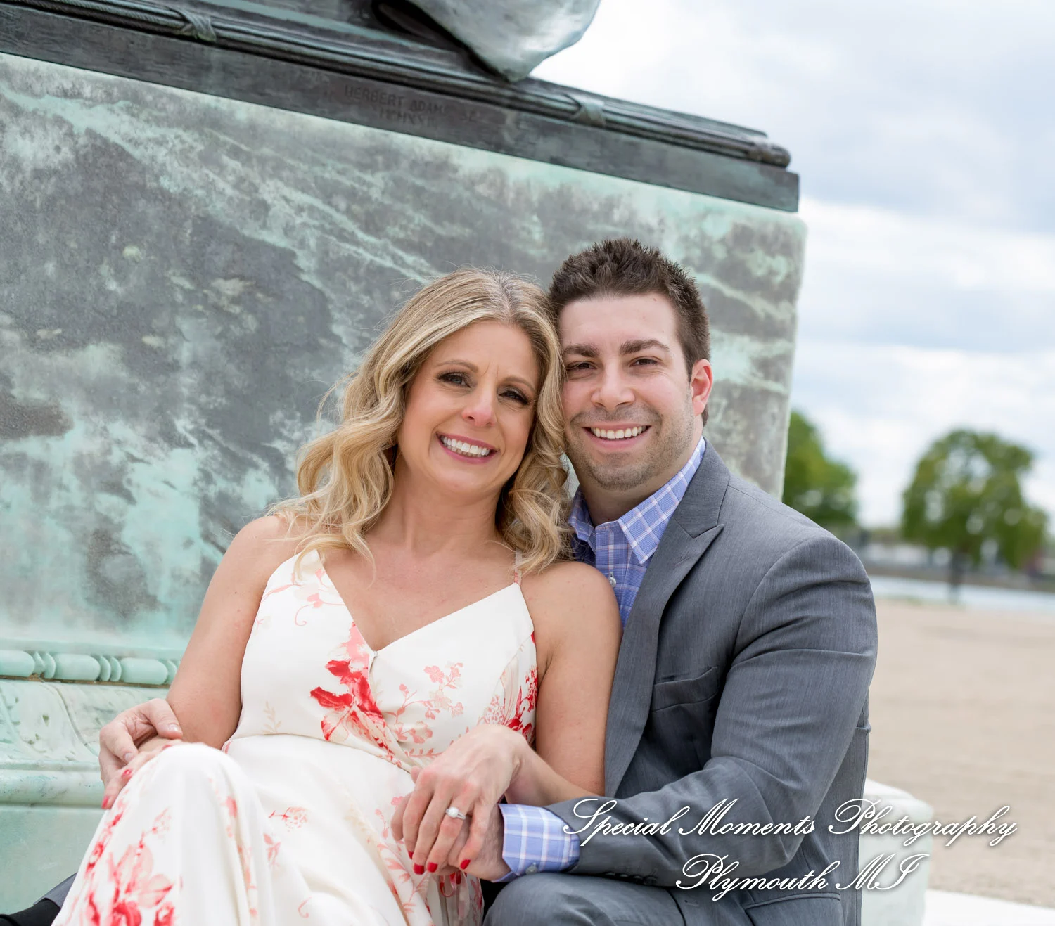 Belle Isle Detroit MI engagement photograph