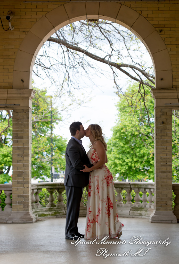 Melissa & Philip at Belle Isle Fountain Detroit MI engagement photography
