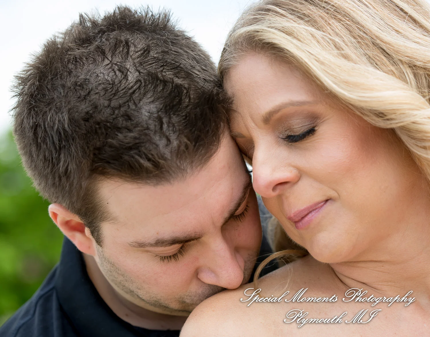 Belle Isle Detroit MI engagement photograph