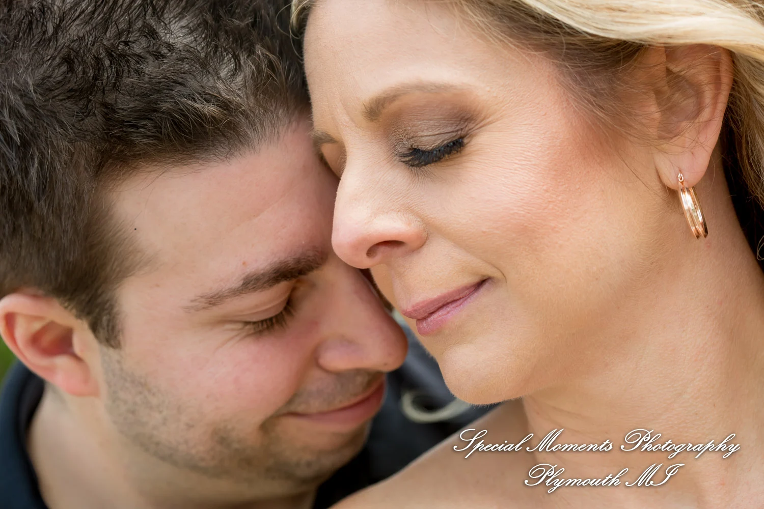 Belle Isle Detroit MI engagement photograph