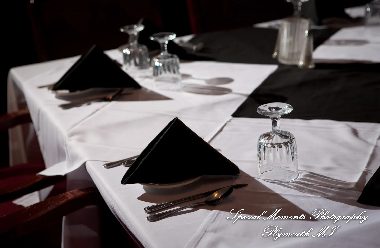 Lelli's Inn Auburn Hills MI wedding photograph