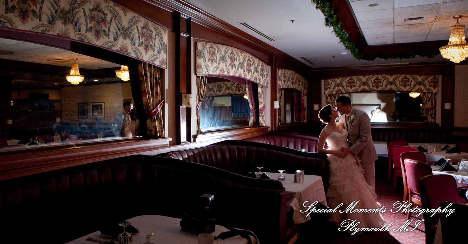 Lelli's Inn Auburn Hills MI wedding photograph
