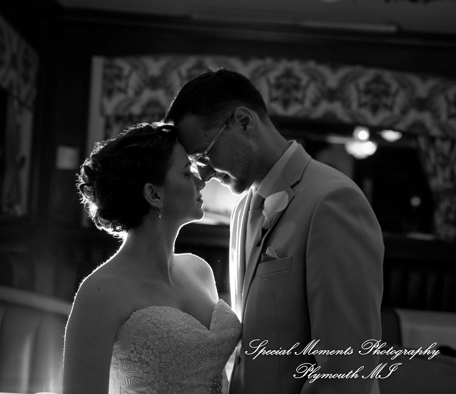 Lelli's Inn Auburn Hills MI wedding photograph